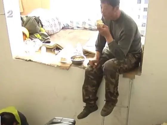 DƬ